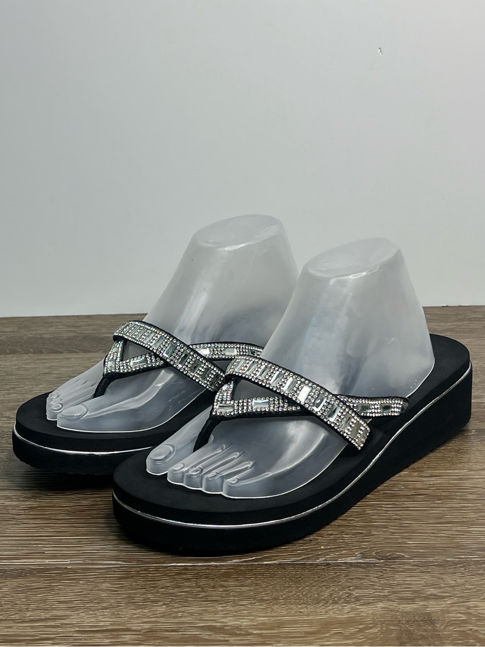 Yellow Box Alanna Rhinestone Wedge Flip Flop Sandals Black Size 9.5